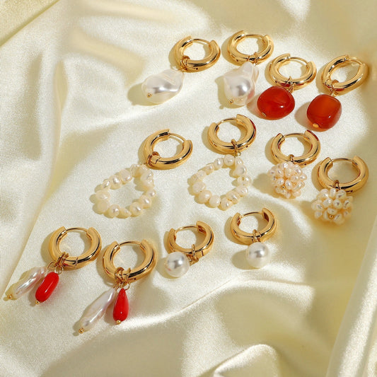 Hängende Baumelnde Ohrringe mit Perle und Zirkonia (Gold)